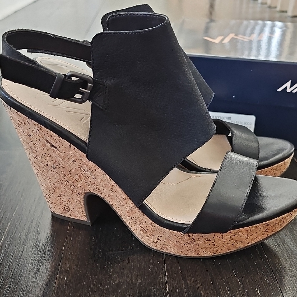 Naya Black and Tan Wedge Sandals